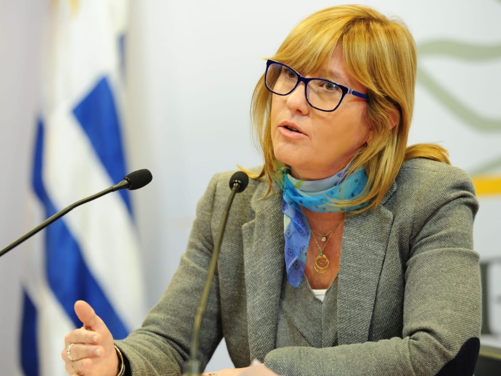 La oposición solicita la destitución de Cristina Lustemberg