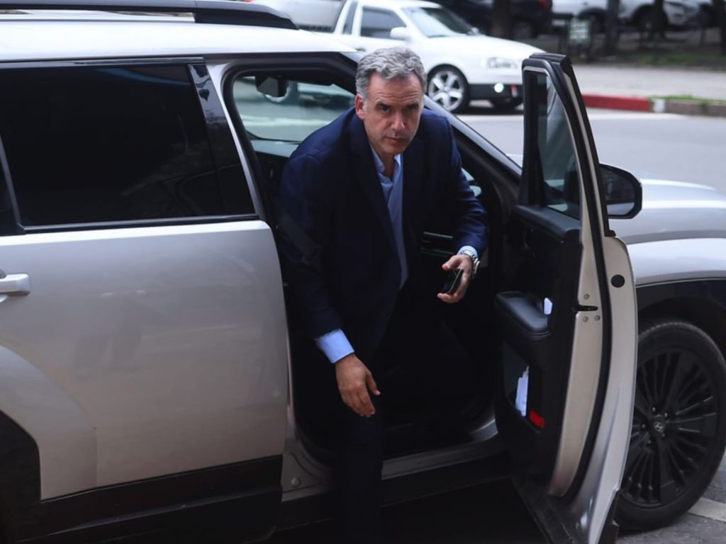 Orsi explicó los pormenores de la compra de la camioneta