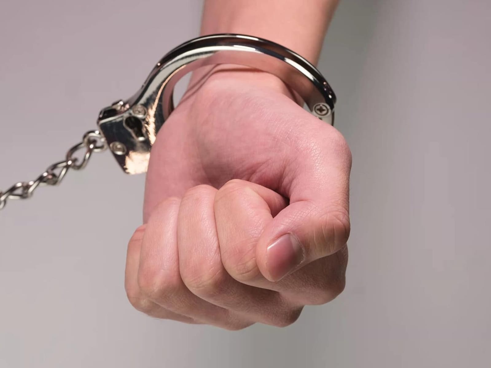 Adolescente de 17 años rapiñó a otro de 14 años en la Plaza Risso Canyasso