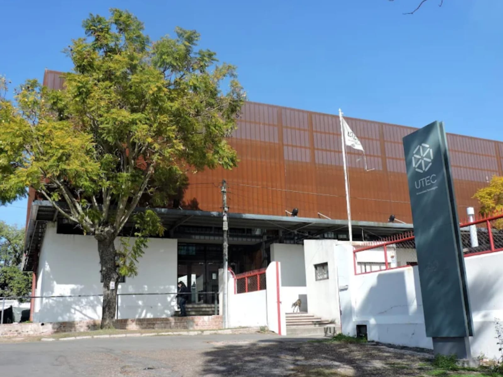 UTEC entrega títulos a 66 nuevos profesionales egresados