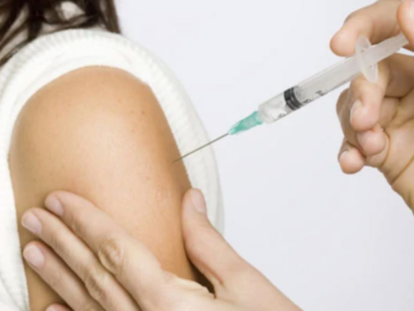 Nueva vacuna contra el HPV está disponible en vacunatorios públicos y privados